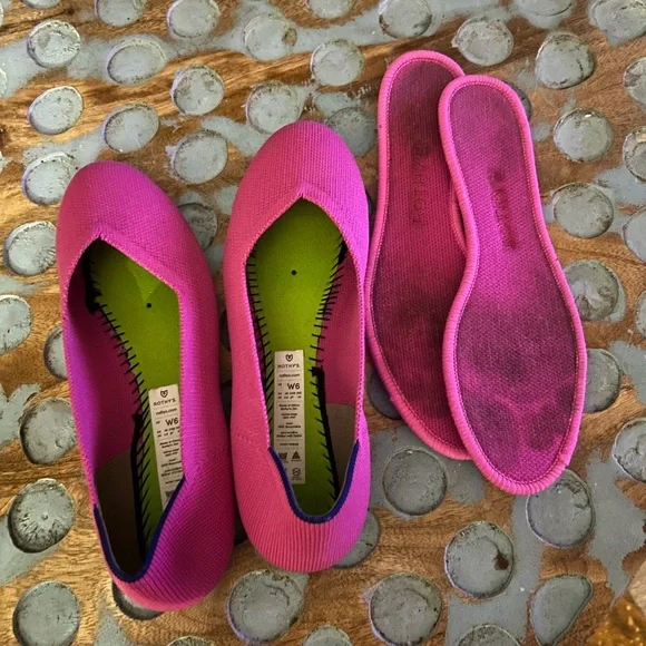 Dragonfruit Rothy’s 🎀 - Picture 3 of 4